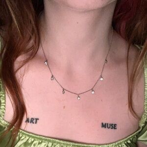 Elegant 925 sterling silver necklace with faux diamonds